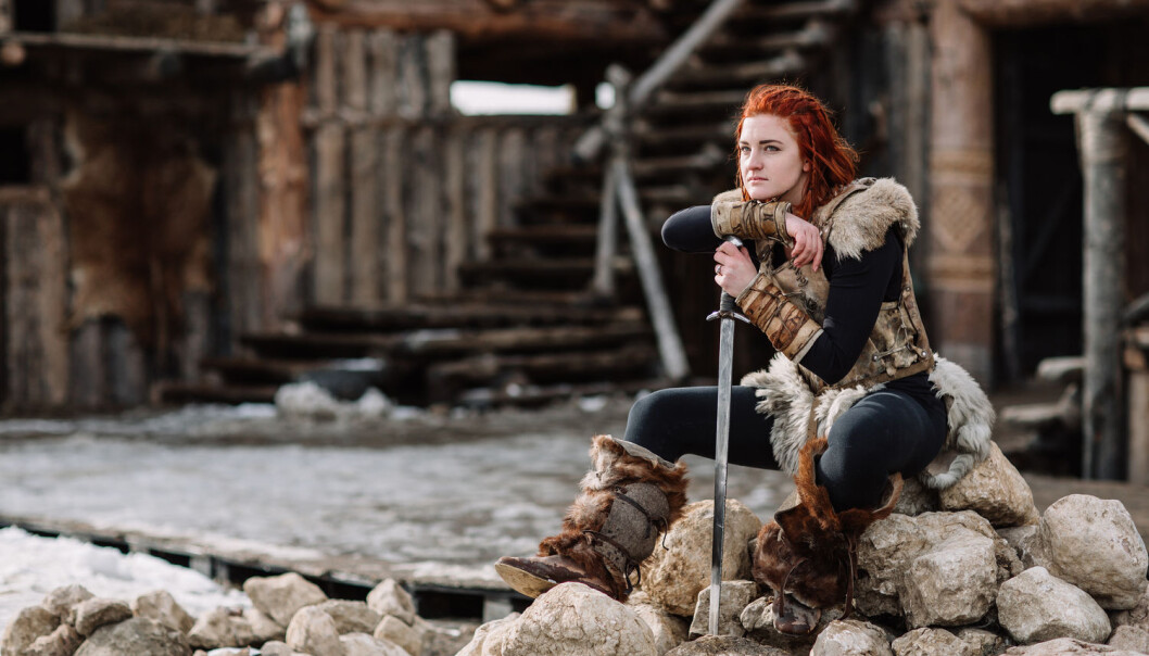 Ytterst hadde vestlandets vikinger klær av ull. Innerst mot huden hadde de klær av lin. Det viser forskningen til tekstilkonservator Hana Lukešová og fysikkprofessor Bodil Holst. (Foto: Viacheslav Boiko / Shutterstock / NTB scanpix) Ytterst hadde vestlandets vikinger klær av ull. Innerst mot huden hadde de klær av lin. Det viser forskningen til tekstilkonservator Hana Lukešová og fysikkprofessor Bodil Holst. (Foto: Viacheslav Boiko / Shutterstock / NTB scanpix)