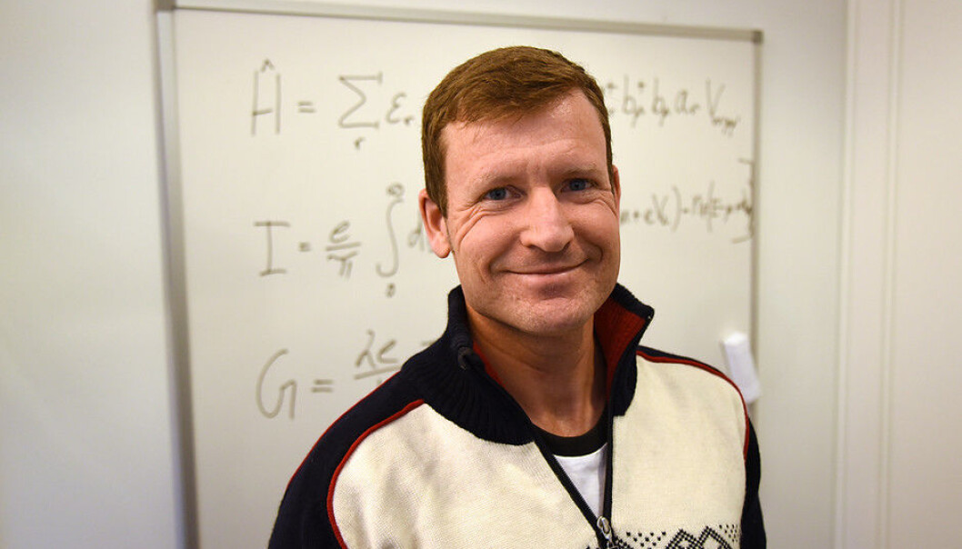 Professor Kjetil Magne Dørheim Hals skal dei neste fire åra arbeida med eit nytt forskingsområde i Noreg: antiferromagnetisk spinnmekatronikk. (Foto: UiA) Professor Kjetil Magne Dørheim Hals skal dei neste fire åra arbeida med eit nytt forskingsområde i Noreg: antiferromagnetisk spinnmekatronikk. (Foto: UiA)