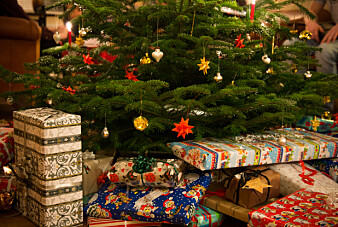 Forsker mener julepapir ikke er spesielt miljøfarlig, og synes ikke det er nødvendig å droppe julepapir til julegavene. (Foto: Colorbox) Forsker mener julepapir ikke er spesielt miljøfarlig, og synes ikke det er nødvendig å droppe julepapir til julegavene. (Foto: Colorbox)