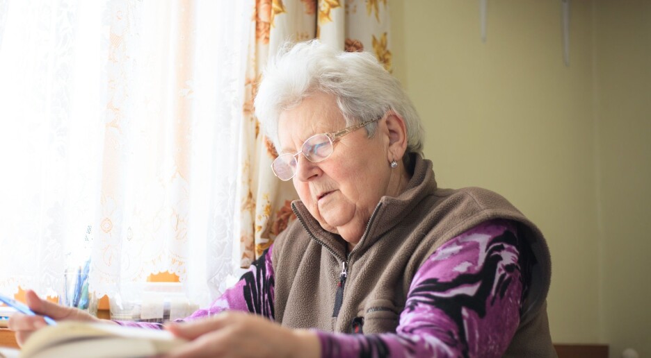 Ny studie: Eldre som løser kryssord og spiller vanskelige spill har skarpere hjerner