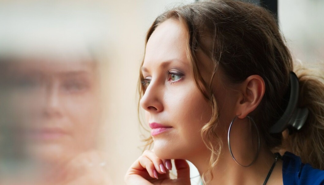 Fortelle eller ikke fortelle at du har HIV? Dette er et spørsmål for HIV-positive stiller seg i mange av livets situasjoner, ifølge den nye doktoravhandlingen fra Sverige. (Illustrasjonsfoto: Shutterstock / NTB scanpix) Fortelle eller ikke fortelle at du har HIV? Dette er et spørsmål for HIV-positive stiller seg i mange av livets situasjoner, ifølge den nye doktoravhandlingen fra Sverige. (Illustrasjonsfoto: Shutterstock / NTB scanpix)