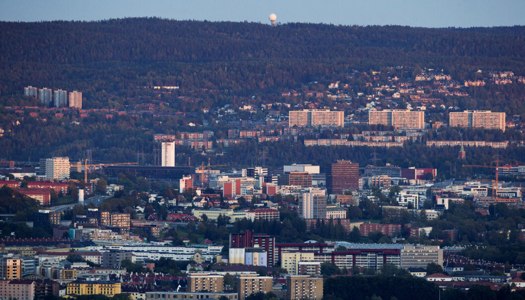 Folk i Oslo øst har oftere lav inntekt og utdanning enn innbyggerne på vestkanten. Det påvirker sjansene deres for å overleve kreften. (Foto: Håkon Mosvold Larsen/NTB scanpix) Folk i Oslo øst har oftere lav inntekt og utdanning enn innbyggerne på vestkanten. Det påvirker sjansene deres for å overleve kreften. (Foto: Håkon Mosvold Larsen/NTB scanpix)