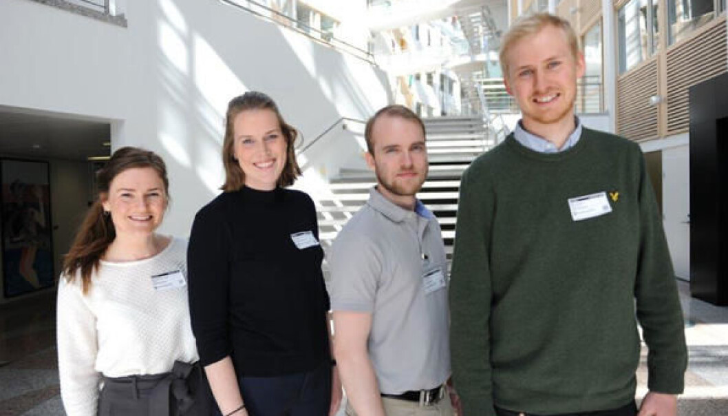 Nina Fagerheim Åmodt (f.v.), Elen Haugs Langvik, Andreas Smith og Bjørn Lorentzen er glade og stolte over at Forskningsrådet har troen på deres smarte madrass. (Foto: UiS) Nina Fagerheim Åmodt (f.v.), Elen Haugs Langvik, Andreas Smith og Bjørn Lorentzen er glade og stolte over at Forskningsrådet har troen på deres smarte madrass. (Foto: UiS)