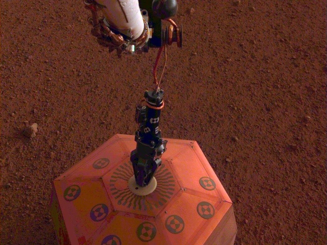 Dette seismometeret skal måle bevegelser i bakken på Mars. (Foto: NASA/JPL-Caltech) Dette seismometeret skal måle bevegelser i bakken på Mars. (Foto: NASA/JPL-Caltech)