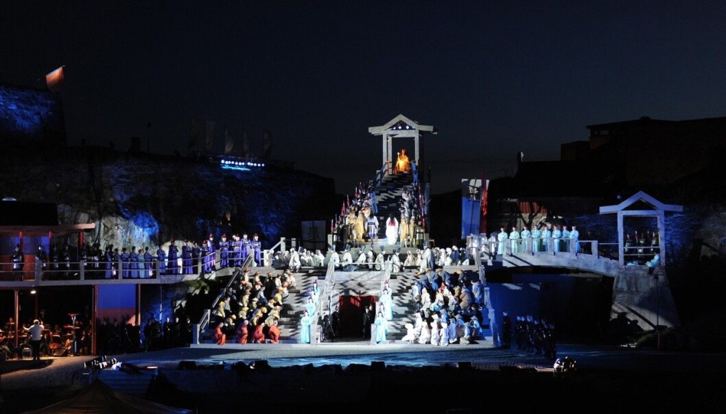 Forsker mener for øvrig at det er stort behov for forskning på billettsystemenes rolle i den norske kulturøkonomien. Her er Opera Østfolds oppsetning av «Carmen» på Fredriksten Festning i Halden. (Foto: Halden Arbeiderblad) Forsker mener for øvrig at det er stort behov for forskning på billettsystemenes rolle i den norske kulturøkonomien. Her er Opera Østfolds oppsetning av «Carmen» på Fredriksten Festning i Halden. (Foto: Halden Arbeiderblad)