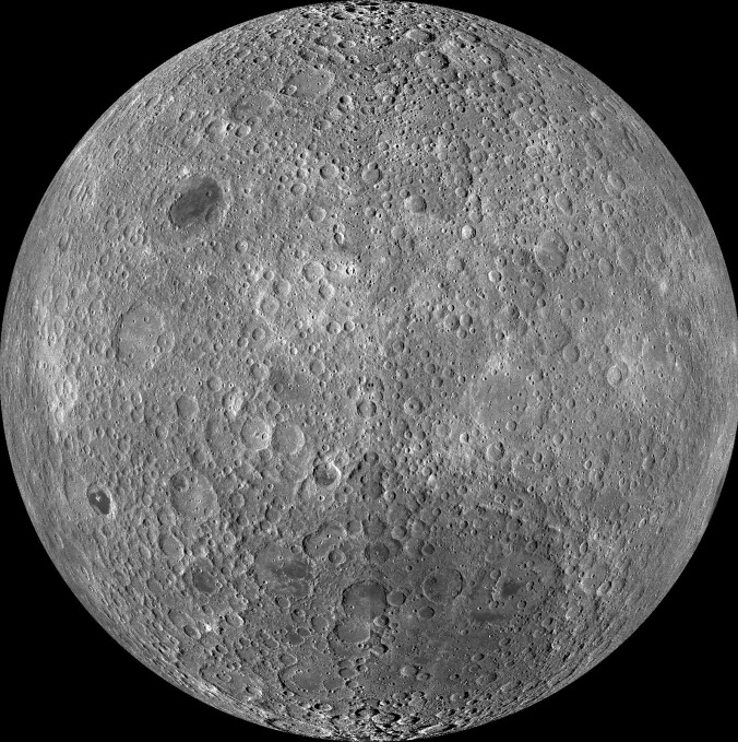 Dette bildet er satt sammen av mange små bilder. Bildene ble tatt av en amerikansk romsonde mellom 2009 og 2011. (Kilde: NASA/Goddard/Arizona State University.) Dette bildet er satt sammen av mange små bilder. Bildene ble tatt av en amerikansk romsonde mellom 2009 og 2011. (Kilde: NASA/Goddard/Arizona State University.)