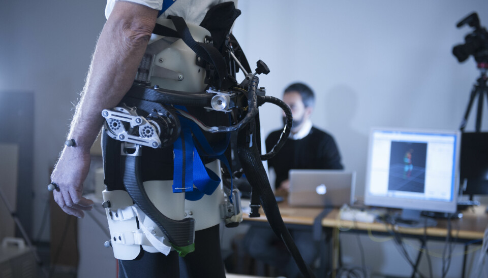 Dette robotbeltet merker om du faller.  (Foto: Hillary Sanctuary / EPFL)