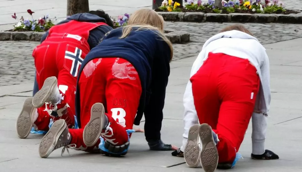 Da russefeiringen først kom til Norge, var det ungdom fra samfunnets øvre sjikt som startet dette ritualet. 200 år senere står fortsatt tradisjonen sterkt i de øvre sjikt, mens arbeiderklassens barn er klart underrepresentert.  (Foto: Terje Pedersen/NTB scanpix)