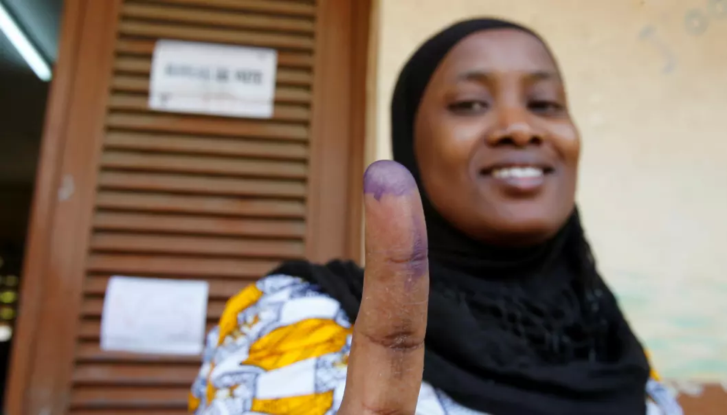 Valg av nasjonalforsamling i Elfenbenskysten i 2016. Landet har vært ustabilt, men valgobservatører erklærte at presidentvalget i 2015 var fritt og rettferdig. (Foto: Thierry Gouegnon/Reuters)