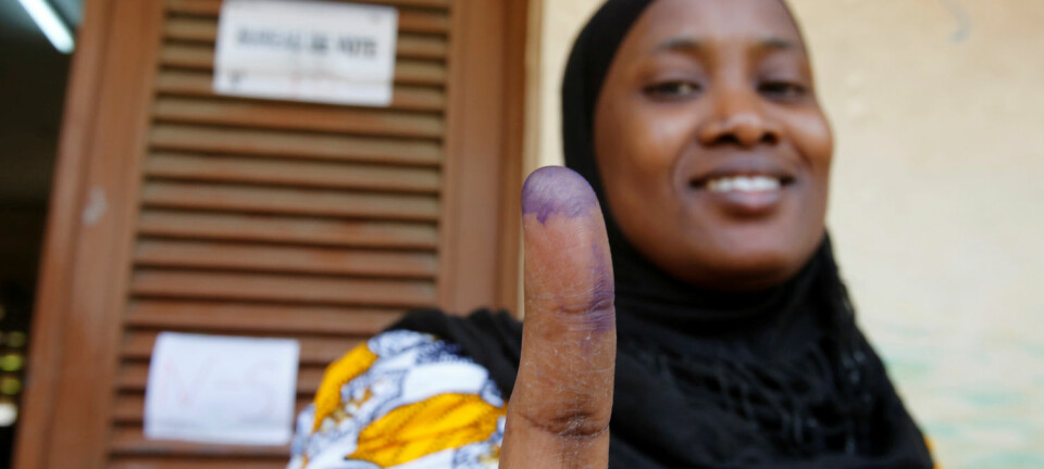 Valg av nasjonalforsamling i Elfenbenskysten i 2016. Landet har vært ustabilt, men valgobservatører erklærte at presidentvalget i 2015 var fritt og rettferdig. (Foto: Thierry Gouegnon/Reuters)