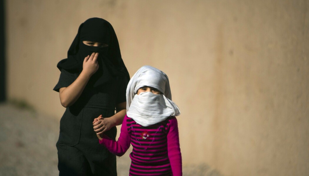 Mange av barna i spørreundersøkelsen fra Afghanistan mener at foreldre kan slå barn om de krangler. (Illustrasjonsfoto: Morteza Nikoubazl/Reuters/NTB scanpix) Mange av barna i spørreundersøkelsen fra Afghanistan mener at foreldre kan slå barn om de krangler. (Illustrasjonsfoto: Morteza Nikoubazl/Reuters/NTB scanpix)