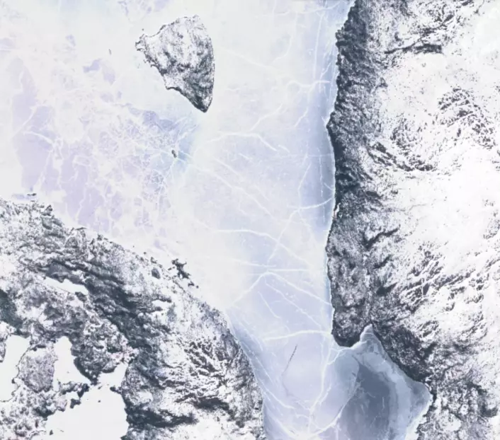 Femunden er en av innsjøene i Sør-Norge der isen ligger lenge utover våren. (Bilde: Copernicus Sentinel data 2017)