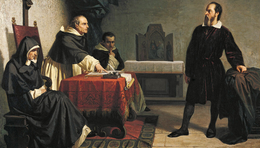 Inkvisisjonen konkluderer i 1616 at Galilei ikke har gjort noe galt. De fastslår samtidig at læren om en jord som roterer rundt sola, er kjettersk. Galilei blir også formant om å være forsiktig med hvordan han selv behandler disse ideene i framtida. (Illustrasjon: Christiano Banti, Wikimedia Commons) Inkvisisjonen konkluderer i 1616 at Galilei ikke har gjort noe galt. De fastslår samtidig at læren om en jord som roterer rundt sola, er kjettersk. Galilei blir også formant om å være forsiktig med hvordan han selv behandler disse ideene i framtida. (Illustrasjon: Christiano Banti, Wikimedia Commons)