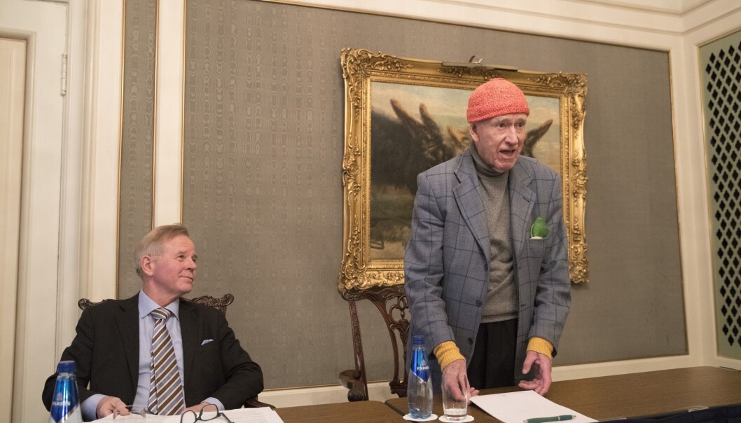 Ole Petter Ottersen, rektor ved Karolinska Institutet og professor i medisin, og styreleder Olav Thon offentliggjør mottakerne av Olav Thon Stiftelsen priser. (Foto: Terje Bendiksby / NTB scanpix) Ole Petter Ottersen, rektor ved Karolinska Institutet og professor i medisin, og styreleder Olav Thon offentliggjør mottakerne av Olav Thon Stiftelsen priser. (Foto: Terje Bendiksby / NTB scanpix)