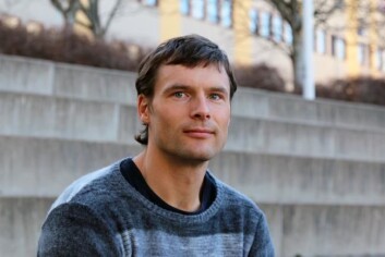 - Når vår identitet trues i butikken, kompenserer mange forbrukere ved å bruke mer penger enn planlagt, sier psykolog Tobias Otterbring ved Universitet i Karlstad. Han tok nylig doktorgraden på temaet. (Foto: Linda Fridberg) - Når vår identitet trues i butikken, kompenserer mange forbrukere ved å bruke mer penger enn planlagt, sier psykolog Tobias Otterbring ved Universitet i Karlstad. Han tok nylig doktorgraden på temaet. (Foto: Linda Fridberg)