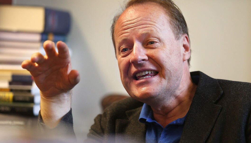Andenæs har skrevet flere bøker om komparativ og internasjonal rett og holder flere seminarer årlig om viktige temaer i EU-domstolen. (Foto: Rolf Ohman, Aftenposten, NTB scanpix) Andenæs har skrevet flere bøker om komparativ og internasjonal rett og holder flere seminarer årlig om viktige temaer i EU-domstolen. (Foto: Rolf Ohman, Aftenposten, NTB scanpix)