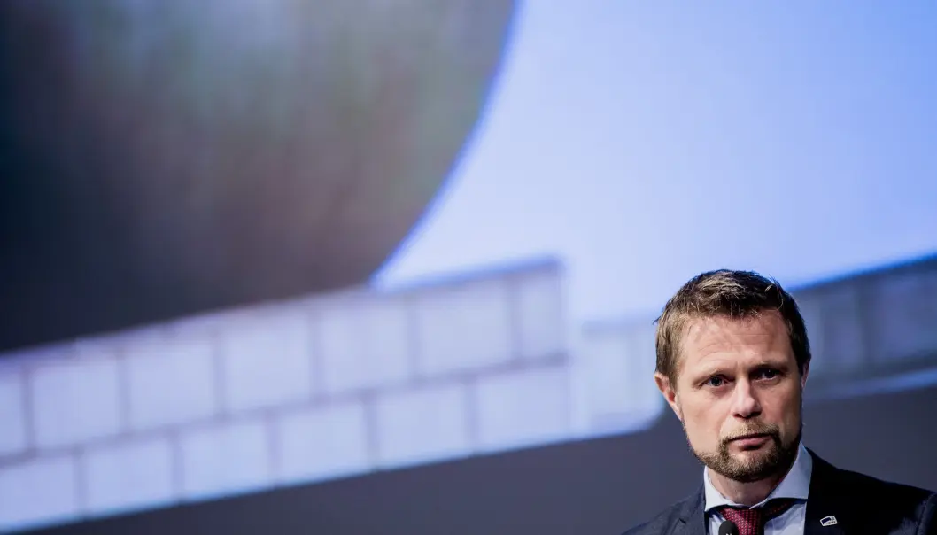 Helseminister Bent Høie (H) uttaler i en pressemelding at det fra 2020 vil bli stilt høyere krav til landets kommuners psykologikompetanse, men at regjeringen vil legge til rette for at kommunene mottar tilskudd for å rekruttere psykologer. (Foto: Stian Lysberg Solum / NTB scanpix) Helseminister Bent Høie (H) uttaler i en pressemelding at det fra 2020 vil bli stilt høyere krav til landets kommuners psykologikompetanse, men at regjeringen vil legge til rette for at kommunene mottar tilskudd for å rekruttere psykologer. (Foto: Stian Lysberg Solum / NTB scanpix)