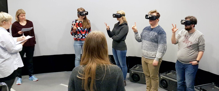 Med VR-briller kan du få et helhetlig inntrykk av hvordan et planlagt uteområde vil utvikle seg over tid. (Foto: Ramzi Hassan) Med VR-briller kan du få et helhetlig inntrykk av hvordan et planlagt uteområde vil utvikle seg over tid. (Foto: Ramzi Hassan)