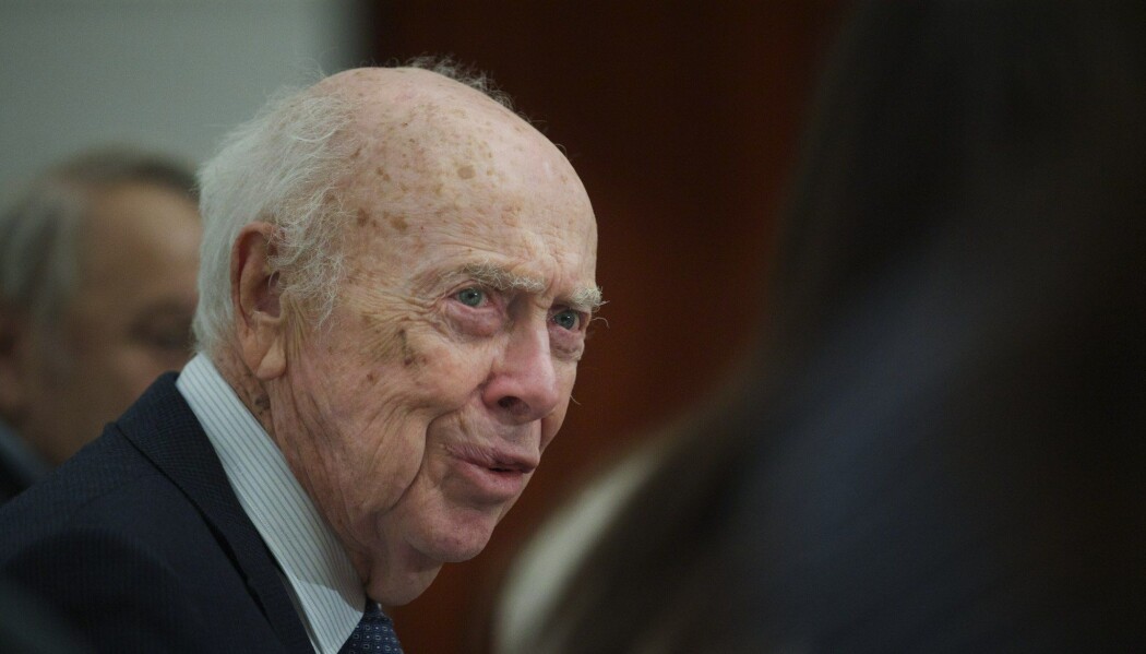 James Watson har vært svært viktig for forskningen på gener, men mange reagerer sterkt på menneskesynet hans. (Foto: Ivan Sekretarev/AP/NTB scanpix) James Watson har vært svært viktig for forskningen på gener, men mange reagerer sterkt på menneskesynet hans. (Foto: Ivan Sekretarev/AP/NTB scanpix)