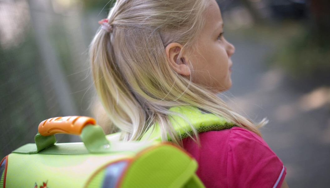 Sosial bakgrunn påvirker ikke bare det å føle seg utenfor, men også hvordan det går med deg i skolen (Illustrasjonsfoto: Jan Haas, NTB scanpix). Sosial bakgrunn påvirker ikke bare det å føle seg utenfor, men også hvordan det går med deg i skolen (Illustrasjonsfoto: Jan Haas, NTB scanpix).