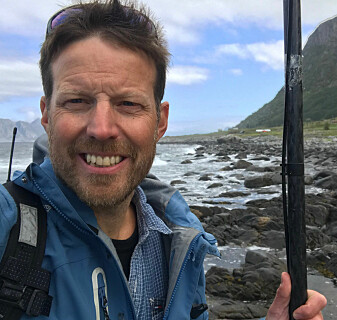 Marinbiolog Kasper Hancke ved Norsk institutt for vassforsking (NIVA) hadde ansvaret for vurderinga av kystmiljøet på Helgeland. (Foto: NIVA)