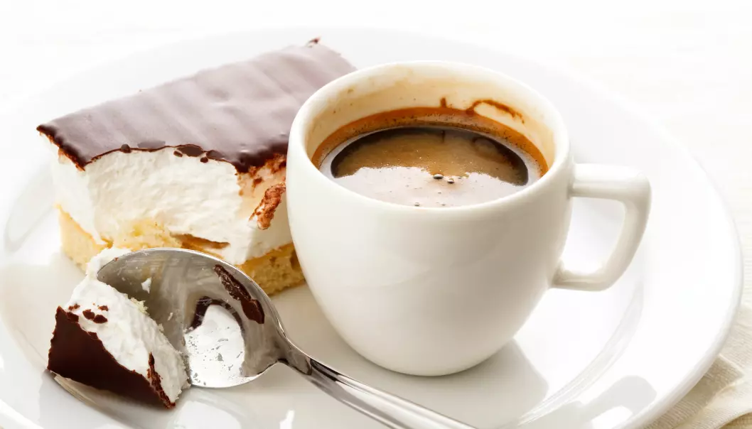 Syndig søtsak til kaffen? En ny studie hinter om at littegrann sukker kan være helt ok. (Foto: Lisovskaya Natalia / Shutterstock / NTB scanpix)