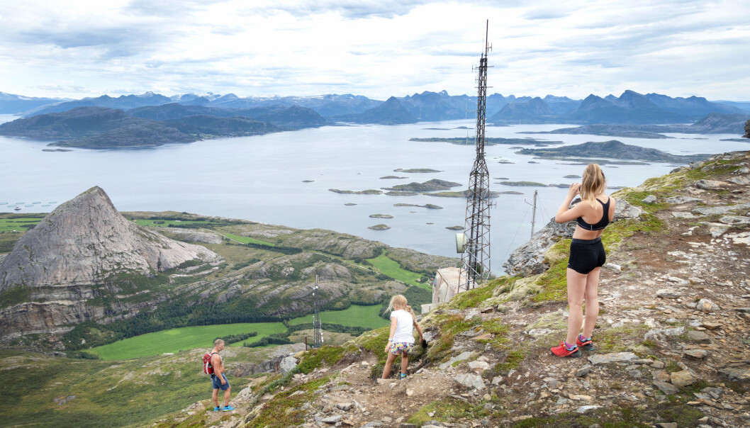 Opplevelser i Nordlands unike natur er en av satsingsområdene i regionens strategi for smart spesialisering. Foto: Gorm Kallestad, NTB Scanpix) Opplevelser i Nordlands unike natur er en av satsingsområdene i regionens strategi for smart spesialisering. Foto: Gorm Kallestad, NTB Scanpix)