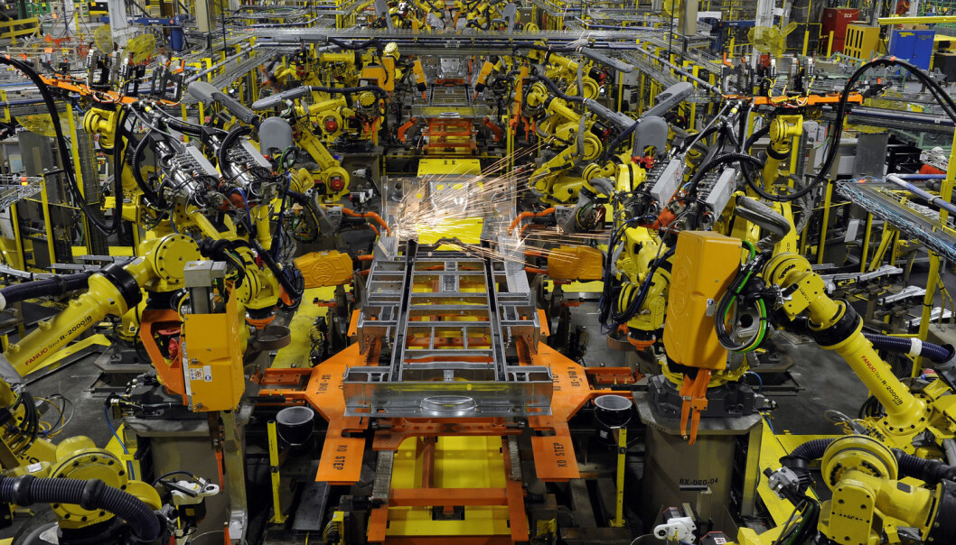Industriroboter i arbeid på en Ford-fabrikk i Missouri. (Foto: Dave Kaup / NTB scanpix) Industriroboter i arbeid på en Ford-fabrikk i Missouri. (Foto: Dave Kaup / NTB scanpix)