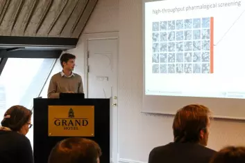 stipendiat Peter W. Eide presenterer noen av dataene på KGJebsen årsmøte 2016 (Foto: Oslo universitetssykehus)