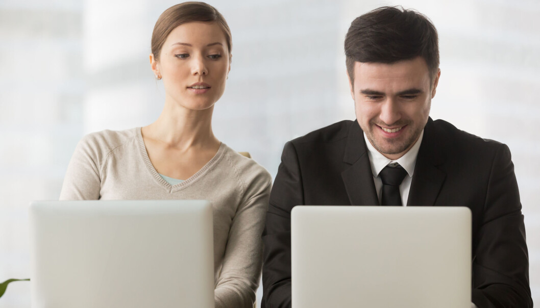 Tvilsomme praksiser blant forskere kan spenne fra direkte fusk og fabrikasjon av data, til plagiat og tildeling av det som kalles gaveforfatterskap. (Illustrasjonsfoto: fizkes / Shutterstock / NTB scanpix) Tvilsomme praksiser blant forskere kan spenne fra direkte fusk og fabrikasjon av data, til plagiat og tildeling av det som kalles gaveforfatterskap. (Illustrasjonsfoto: fizkes / Shutterstock / NTB scanpix)
