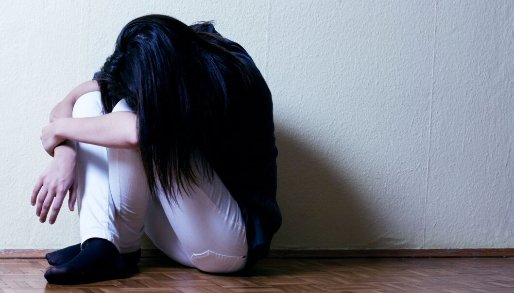 Forskerne tror at både voldelig kriminalitet og selvskading blir utført av mennesker som er ekstra sårbare for impulsiv og aggressiv oppførsel. (Foto: Shutterstock / NTB scanpix) Forskerne tror at både voldelig kriminalitet og selvskading blir utført av mennesker som er ekstra sårbare for impulsiv og aggressiv oppførsel. (Foto: Shutterstock / NTB scanpix)