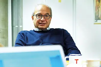 Arnoldo Frigessi er hovedmannen bak den nye ideen om å lage titusenvis av virtuelle kopier av den enkelte kreftpasient, for så å teste ut alle behandlingene i en simuleringsmodell for å finne den mest optimale behandlingen. (Foto: Ola Sæther / Apollon) Arnoldo Frigessi er hovedmannen bak den nye ideen om å lage titusenvis av virtuelle kopier av den enkelte kreftpasient, for så å teste ut alle behandlingene i en simuleringsmodell for å finne den mest optimale behandlingen. (Foto: Ola Sæther / Apollon)