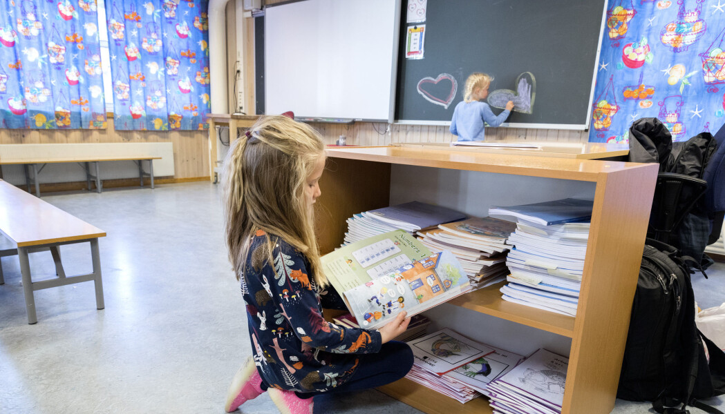 Har du et barn som er redd for situasjoner som andre barn på samme alder tør å møte, for eksempel å overnatte borte, lese høyt eller å holde presentasjoner? Disse barna, som kan bli triste eller engstelige, får ofte ikke hjelp. (Foto: Gorm Kallestad) Har du et barn som er redd for situasjoner som andre barn på samme alder tør å møte, for eksempel å overnatte borte, lese høyt eller å holde presentasjoner? Disse barna, som kan bli triste eller engstelige, får ofte ikke hjelp. (Foto: Gorm Kallestad)