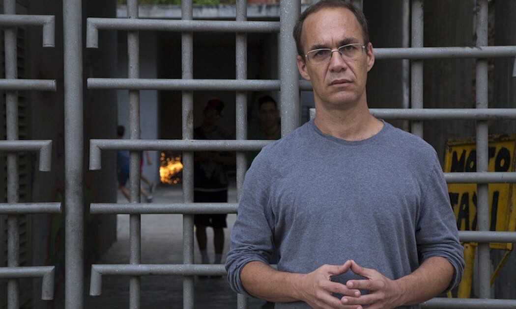 Andrés Antillano er professor ved universitetet Central i den venezuelanske hovedstaden Caracas. Han tjener rundt 168 kroner i måneden og sier at det har blitt svært vanskelig å forske i Venezuela. (Foto: Gabriela Garcia/Venezuela Analysis) Andrés Antillano er professor ved universitetet Central i den venezuelanske hovedstaden Caracas. Han tjener rundt 168 kroner i måneden og sier at det har blitt svært vanskelig å forske i Venezuela. (Foto: Gabriela Garcia/Venezuela Analysis)