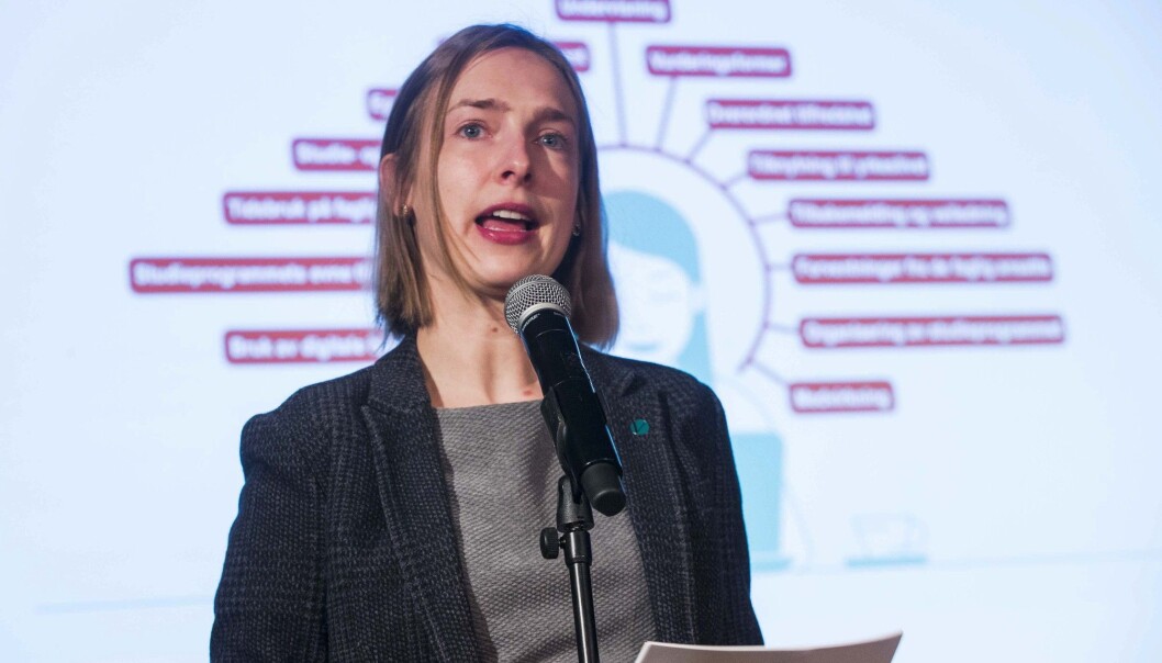 Statsråd for forskning og høyere utdanning Iselin Nybø kommenterer studiebarometeret for 2018 som ble lagt fram tirsdag. (Foto: Terje Pedersen / NTB scanpix) Statsråd for forskning og høyere utdanning Iselin Nybø kommenterer studiebarometeret for 2018 som ble lagt fram tirsdag. (Foto: Terje Pedersen / NTB scanpix)