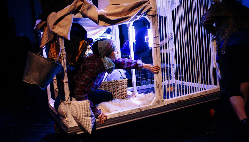 Forskere vil bruke teater som et møtepunkt for mennesker med ulik kulturell bakgrunn. (Foto: Asbjørn Jensen/UiS) Forskere vil bruke teater som et møtepunkt for mennesker med ulik kulturell bakgrunn. (Foto: Asbjørn Jensen/UiS)