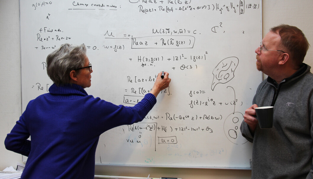 – Barnebarnet mitt har vokst opp med en bestemor som er matematiker, og tror matte er et typisk kvinneyrke. Men det er jo ikke det, sier professor Berit Sensønes. (Foto: Karoline Kvellestad Isaksen / CAS Oslo) – Barnebarnet mitt har vokst opp med en bestemor som er matematiker, og tror matte er et typisk kvinneyrke. Men det er jo ikke det, sier professor Berit Sensønes. (Foto: Karoline Kvellestad Isaksen / CAS Oslo)