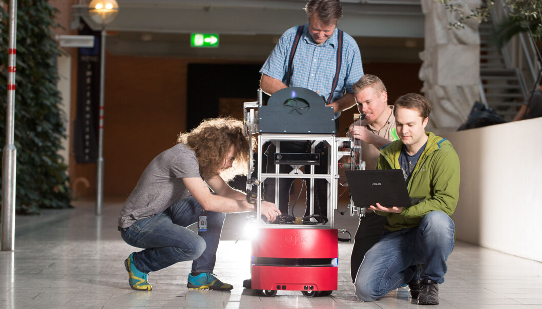 Forskere ved NTNU arbeider med å lage en cyborg. Robot og nerveceller skal kobles sammen. (Foto: Kai T. Dragland, NTNU) Forskere ved NTNU arbeider med å lage en cyborg. Robot og nerveceller skal kobles sammen. (Foto: Kai T. Dragland, NTNU)