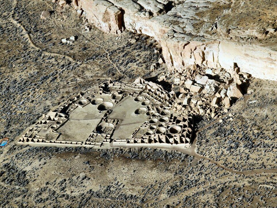 Ruinene etter Pueblo Bonito sett fra lufta. (Foto: Bob Adams, Albuquerque, NM /CC BY-SA 3.0)
