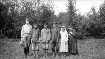 Ethel Lindgren (under)saman med guidane sine i Mongolia. (Foto: Oscar Mamen, 1931, MAA, Cambridge University) Ethel Lindgren (under)saman med guidane sine i Mongolia. (Foto: Oscar Mamen, 1931, MAA, Cambridge University)