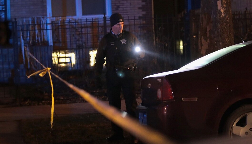 USA har skyhøy kriminalitet i enkelte storbyer, men det kan være tryggere i områder med mange innvandrere. Her fra Chicago, der 4000 mennesker ble skutt i 2016. (Foto: Scott Olson/AFP/NTB scanpix) USA har skyhøy kriminalitet i enkelte storbyer, men det kan være tryggere i områder med mange innvandrere. Her fra Chicago, der 4000 mennesker ble skutt i 2016. (Foto: Scott Olson/AFP/NTB scanpix)
