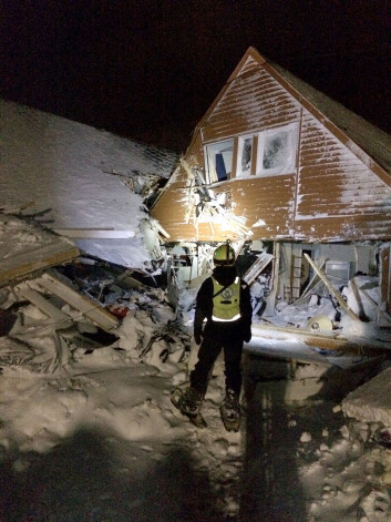 Ettersøk med lavinehunder i skredområdet lørdag 19.12.2015. (Foto: Margrete Keyser) Ettersøk med lavinehunder i skredområdet lørdag 19.12.2015. (Foto: Margrete Keyser)