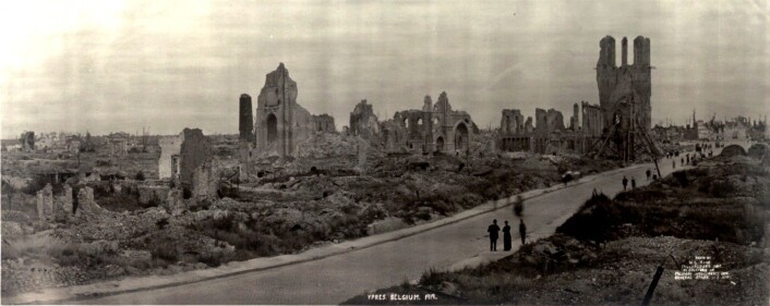 Ruinene av Ypres i 1919, etter at krigen var slutt. (Foto: W.L. King) Ruinene av Ypres i 1919, etter at krigen var slutt. (Foto: W.L. King)