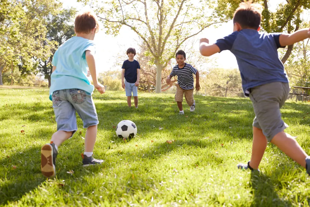 – Du må gjerne starte med fotball på løkka i ung alder, det er eit godt utgangspunkt for seinare landslagsspel, seier forskar. (Illustrasjonsfoto: Monkey Business Images / Shutterstock / NTB scanpix) – Du må gjerne starte med fotball på løkka i ung alder, det er eit godt utgangspunkt for seinare landslagsspel, seier forskar. (Illustrasjonsfoto: Monkey Business Images / Shutterstock / NTB scanpix)