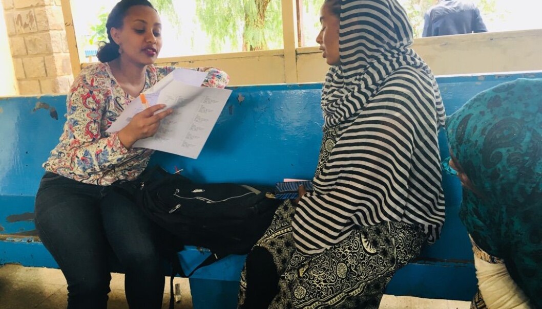 Selamawit Seid Nega har intervjuet 600 gravide kvinner i Etiopia, og hun oppdaget blant annet at mange bruker urtemedisiner uten å si noe til legen. (Foto: UiO) Selamawit Seid Nega har intervjuet 600 gravide kvinner i Etiopia, og hun oppdaget blant annet at mange bruker urtemedisiner uten å si noe til legen. (Foto: UiO)