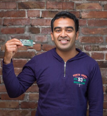 Ajith Kumar disputerer på UiA i disse dager på en avhandling om effektivisering av batterier i trådløse nettverk. (Foto: Øyvind Ganesh Eknes) Ajith Kumar disputerer på UiA i disse dager på en avhandling om effektivisering av batterier i trådløse nettverk. (Foto: Øyvind Ganesh Eknes)