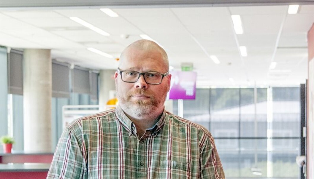 – Økonomi er ikke bare tall og penger. Det dreier seg i siste omgang om mennesker og menneskelig atferd, sier Hunnes. (Foto: UiA) – Økonomi er ikke bare tall og penger. Det dreier seg i siste omgang om mennesker og menneskelig atferd, sier Hunnes. (Foto: UiA)