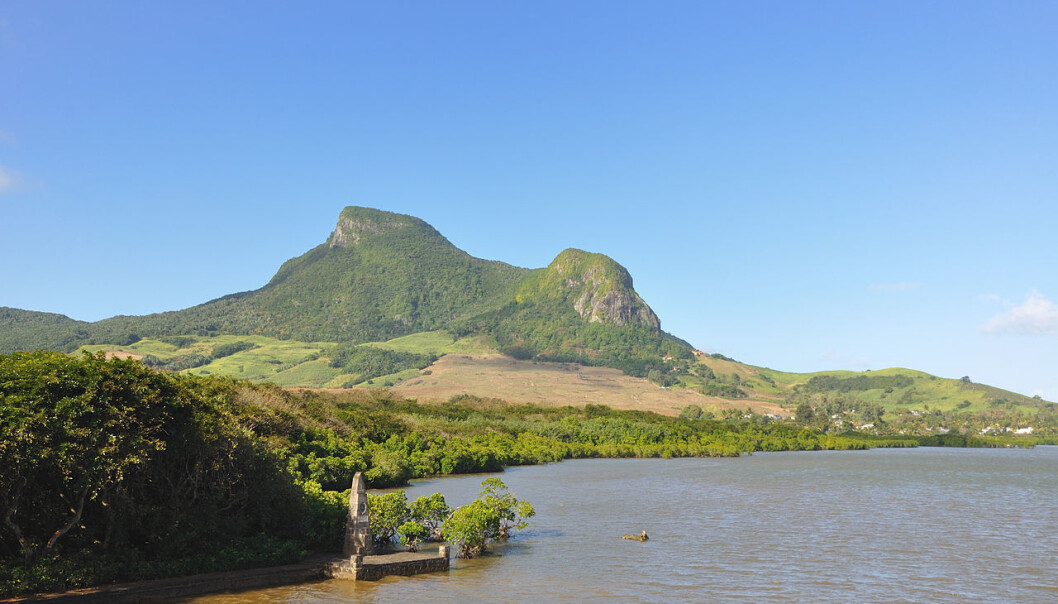 Under øya Mauritius ligger det trolig et tapt kontinent. (Foto: Simisa/Wikimedia commons CC BY-SA 3.0) Under øya Mauritius ligger det trolig et tapt kontinent. (Foto: Simisa/Wikimedia commons CC BY-SA 3.0)