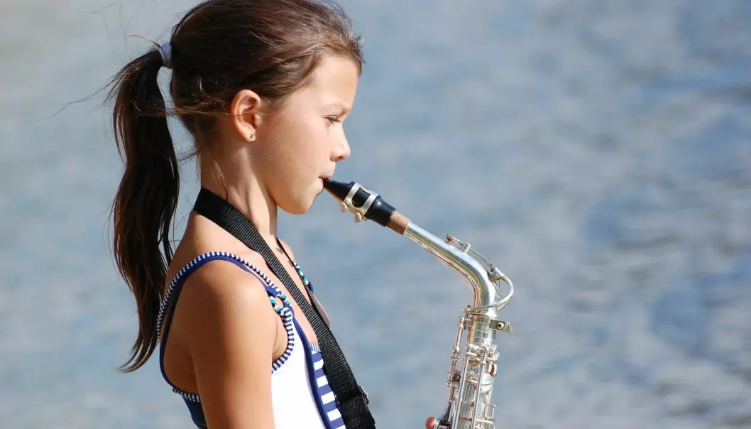 Barn som driver med musikk husker bedre