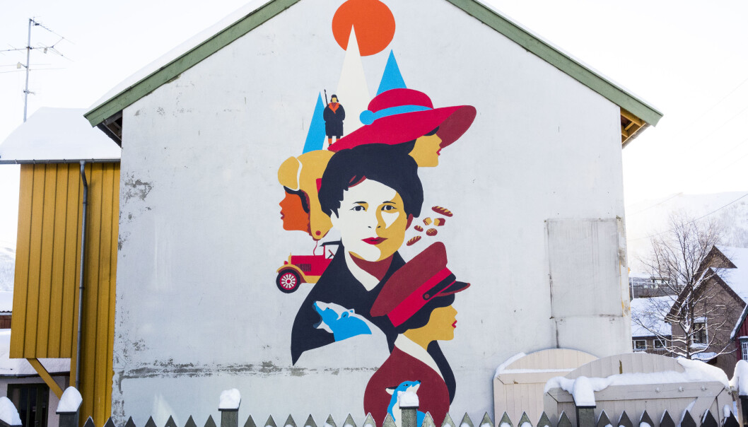 Fangstkvinnen Wanny Woldstad var en allsidig kvinne med mange ulike roller. Her er hun portrettert på en vegg i Tromsø. (Veggmaleri: WOW (Walls of women). Foto: Christel Slettli Hansen, Norges arktiske universitetsmuseum) Fangstkvinnen Wanny Woldstad var en allsidig kvinne med mange ulike roller. Her er hun portrettert på en vegg i Tromsø. (Veggmaleri: WOW (Walls of women). Foto: Christel Slettli Hansen, Norges arktiske universitetsmuseum)